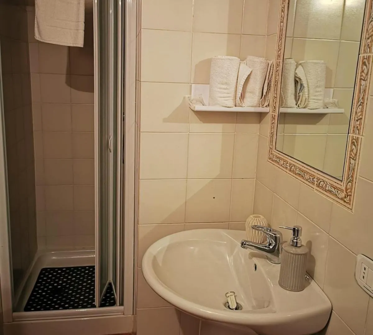 Meriggio Catabbio Farm stay